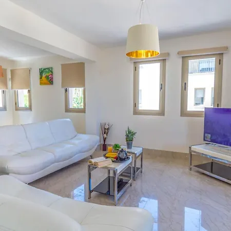 In Sleeps 6 Includes Swimming Pool And Air Con 5 Villa