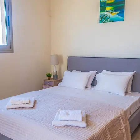 In Sleeps 6 Includes Swimming Pool And Air Con 5 Mavroli