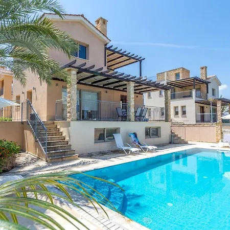 In Sleeps 6 Includes Swimming Pool And Air Con 5 * Mavroli