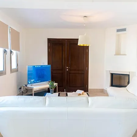 In Sleeps 6 Includes Swimming Pool And Air Con 5 Villa *